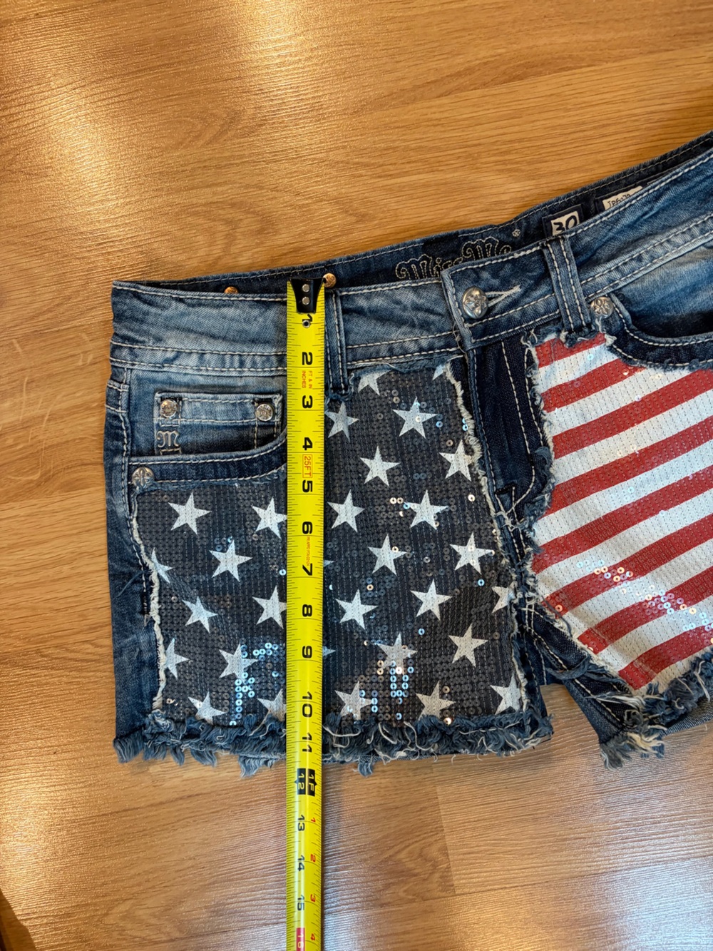 Miss Me Patriotic Sequined Flag Front Denim Frayed Shorts Size 30 JP6178H2 - Picture 11 of 13